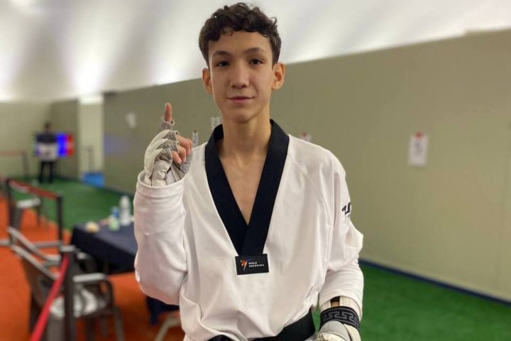 Юный узбекский таэквондист Дилмурод Маруфжонов завоевал золото чемпионата мира