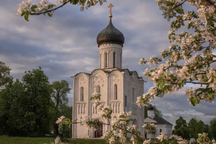 У подростков появился новый способ заботы о себе — монастыринг