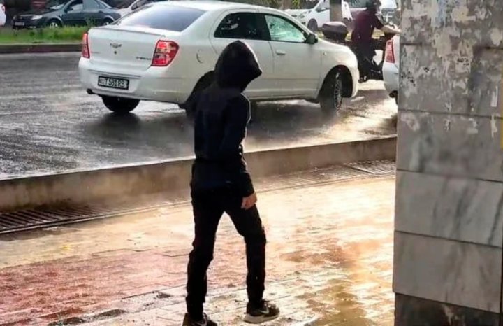 На Узбекистан надвигаются дожди и похолодание