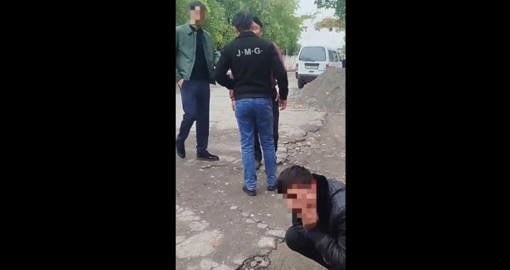 В Маргилане разъярённый должник сломал челюсть сотруднику «Фаргона сув таъминоти»