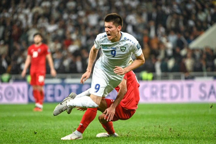 Узбекистан не смог переломить ход матча с Ираном, игравшим вдесятером