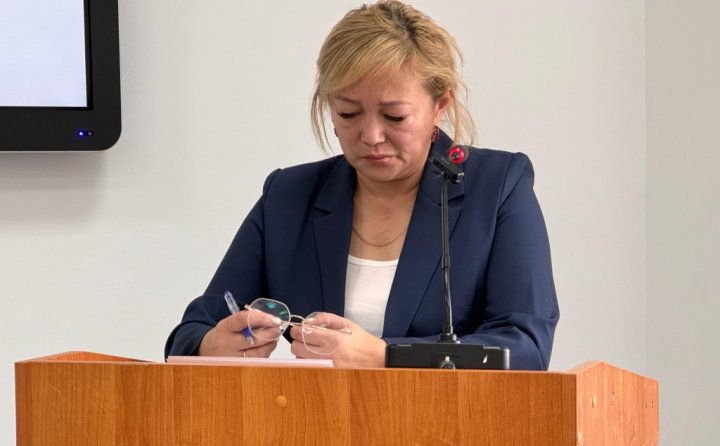 Чиновница в Казахстане наказана за поездку за хлебом на служебном авто