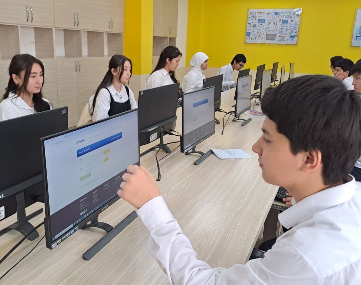 Прощай, бумага! Школы Узбекистана переходят на электронные СОЧи