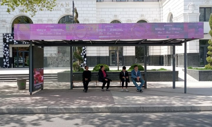 Ташкент устанавливает «умные» остановки с Wi-Fi и USB