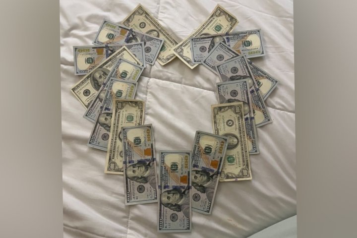 В Узбекистане обновили курс иностранных валют на 18 октября