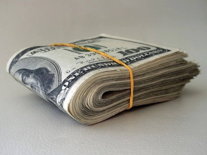 В Узбекистане упал курс всех иностранных валют, кроме доллара