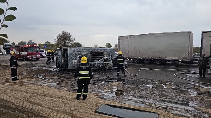 В Ахангаране в результате ДТП сгорели автомобиль «Cobalt» и автобус «Isuzu»