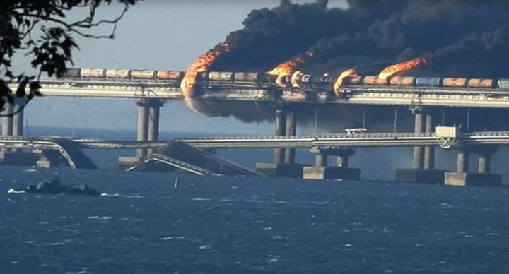 Украина готова ударить по Крымскому мосту с помощью ATACMS