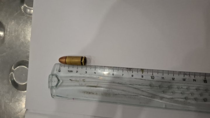 В Термезе сотрудники таможни выявили у гражданина боевой патрон