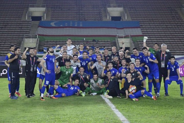 Стало известно, почему Аббосбек Файзуллаев оказался в футболке ЦСКА после матча Узбекистана с КНДР