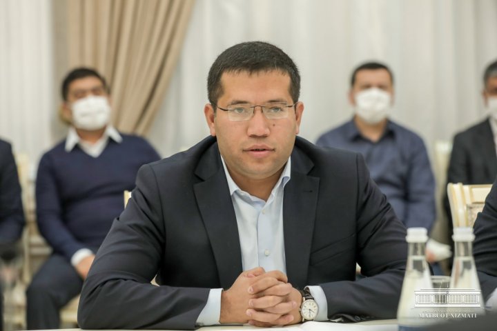 СМИ: В доме узбекского чиновника обнаружили 3 млн долларов США