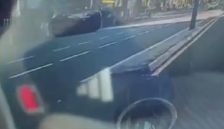 В Юнусабадском районе перевернулся автомобиль «Traverse»