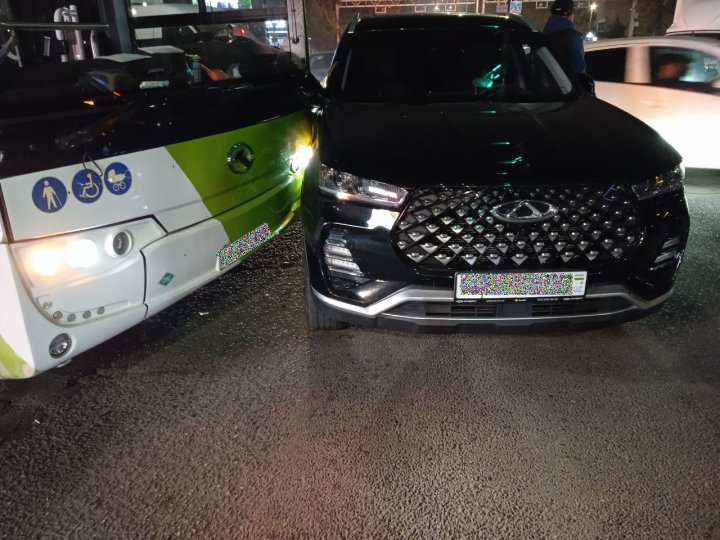 В Ташкенте очередной автобус попал в ДТП