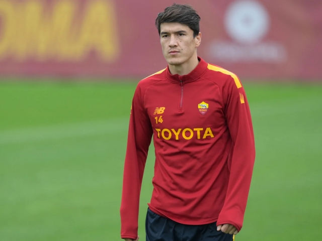 Стало известно, сколько игр пропустит узбекский нападающий Элдор Шомуродов из-за травмы