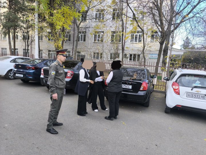 В Ташкенте ученица приехала в школу за рулём Lacetti