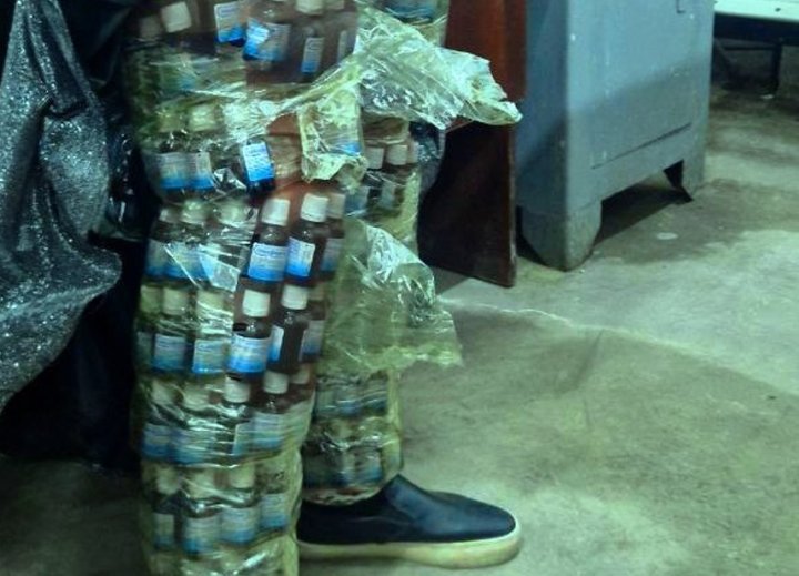 В Ташкентской области сотрудники таможни выявили под штанами мужчины почти 200 флаконов препарата «Анаферон»