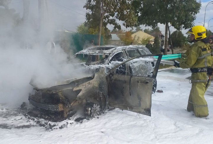 В Мирзо-Улугбекском районе сгорел автомобиль «Tracker»