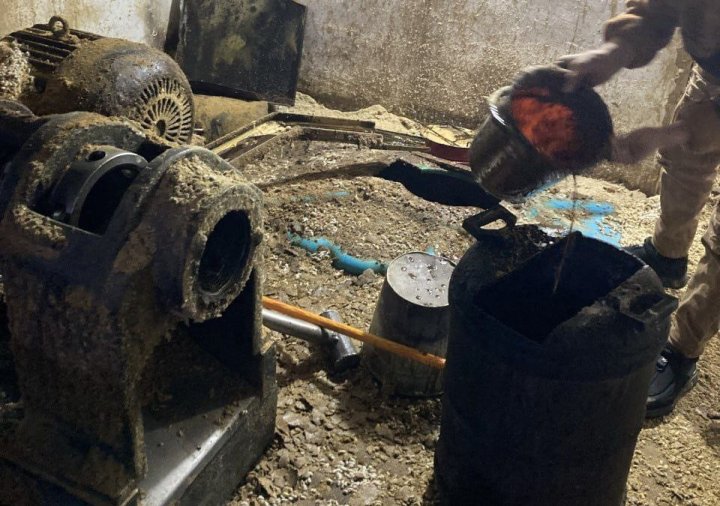 В двух районах Самаркандской области выявили подпольные цеха по производству растительного масла