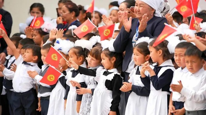 Кыргызстан переходит на 12-летнее школьное образование с 2025 года