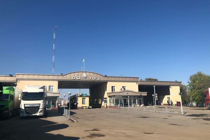 Дознаватель таможенного поста «Яллама» Ташкентского областного таможенного управления задержан при получении взятки