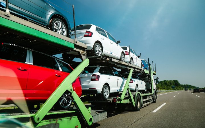 В Узбекистане ввели очередное правило для автомобилей, ввозимых частными предпринимателями