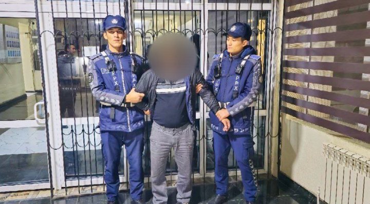 В Ташкентской области пьяный мужчина бросался с ножом на прохожих - видео