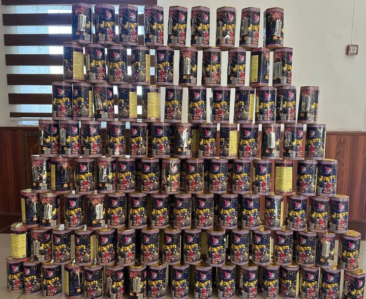 Сотрудники таможни и СГБ в Джизаке выявили дом, в котором хранили пиротехнику