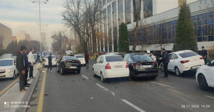 В Мирзо-Улугбекском районе произошло массовое ДТП