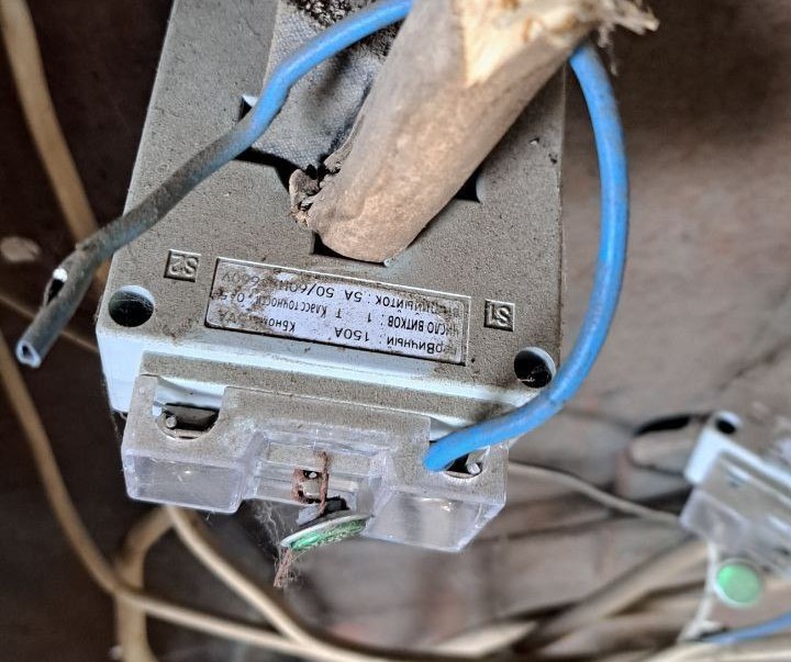 В Багдадском районе фермерское хозяйство было незаконно подключено к электросети