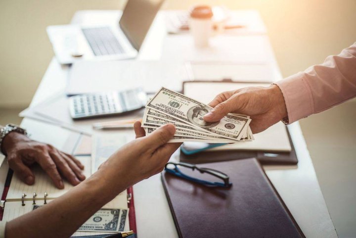 В Узбекистане вновь взлетел курс доллара