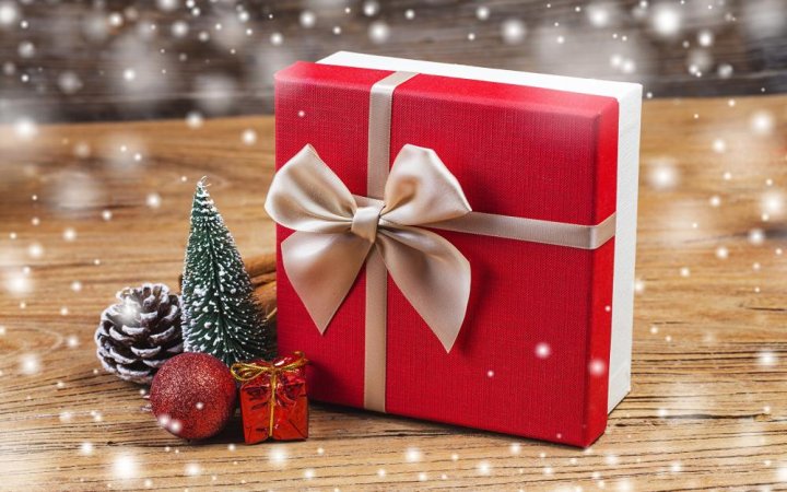 В Узбекистане стартовала раздача новогодних подарков для детей