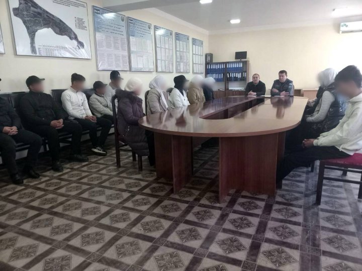 В Андижанской области возник спор вокруг «красной категории» школьников