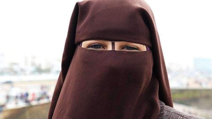 В Кыргызстане запретили одежду скрывающую лицо