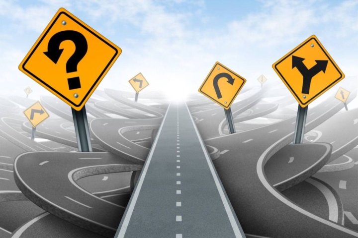 В Узбекистане введут ответственность для водителей автомобилей за езду по тротуарам