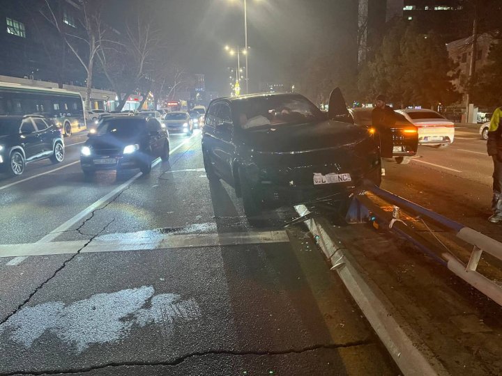 В Ташкенте разбили дорогую китайскую иномарку