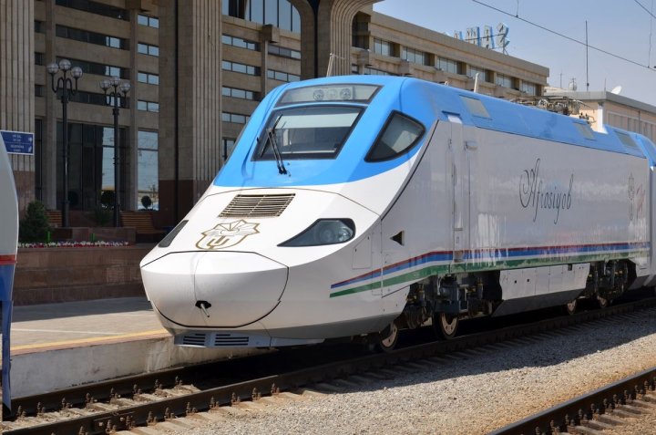 По маршруту Ташкент — Самарканд — Ташкент запустят дополнительные рейсы скоростного поезда Афросиаб