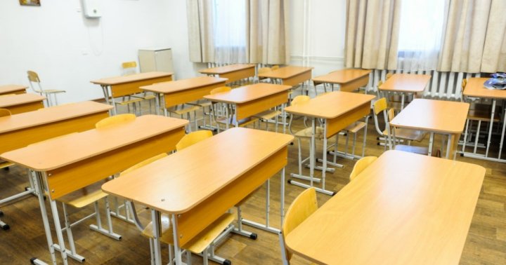 В Андижанской области уволили директоров двух школ