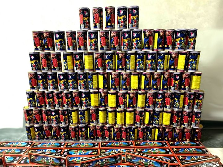 В Учтепинском районе сотрудники СТК «Ташкент-Аэро» пресекли перевозку новогодней пиротехники