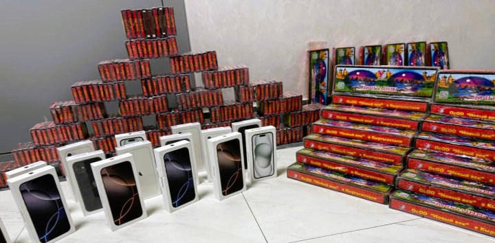 В Ахангаране пресекли перевозку фейерверков и мобильных телефонов «iPhone»