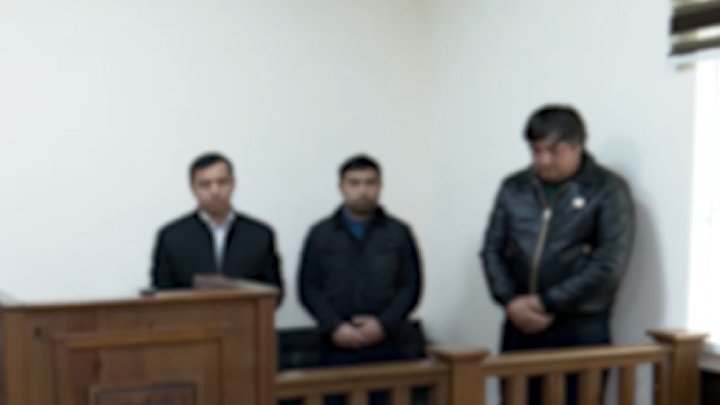 В Яшнабадском районе наказали трёх мужчин, которые в состоянии алкогольного опьянения приставали к девушке