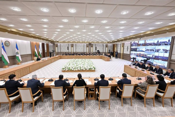 Узбекистан вводит социальные карты для уязвимых групп