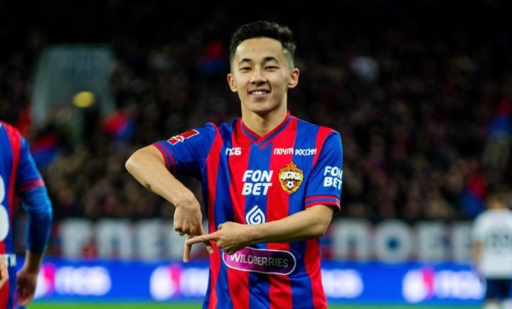 Узбекский футболист Аббосбек Файзуллаев отреагировал на критику