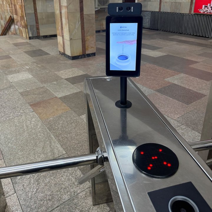 В метро Ташкента теперь можно расплатиться ладонью