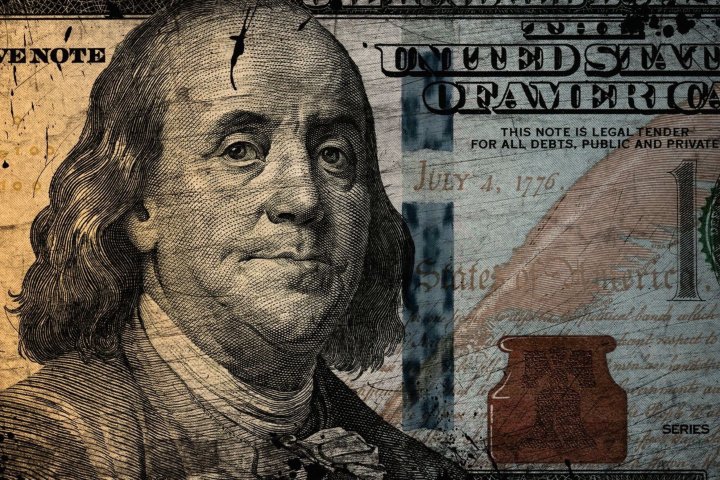 В Узбекистане продолжает падать курс доллара