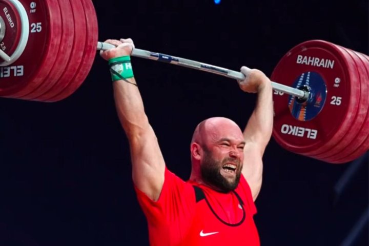 Узбекский тяжёлоатлет Руслан Нурудинов установил мировой рекорд и стал трёхкратным чемпионом мира — видео
