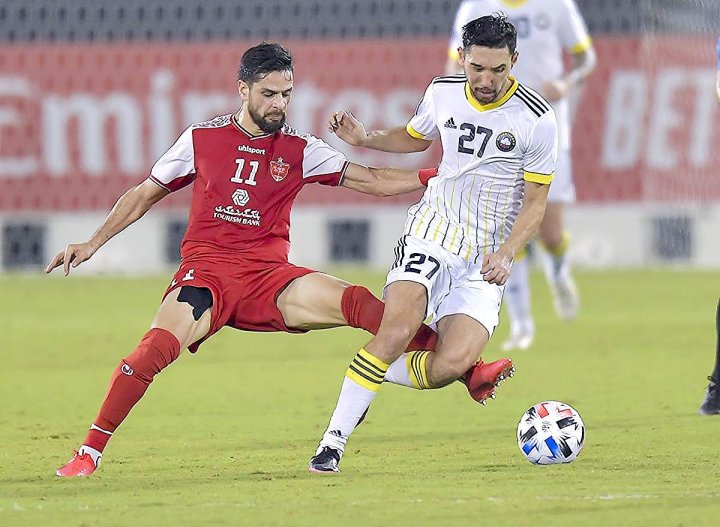 Меньше таксистов: В Узбекистане назвали минимальную зарплату футболистов