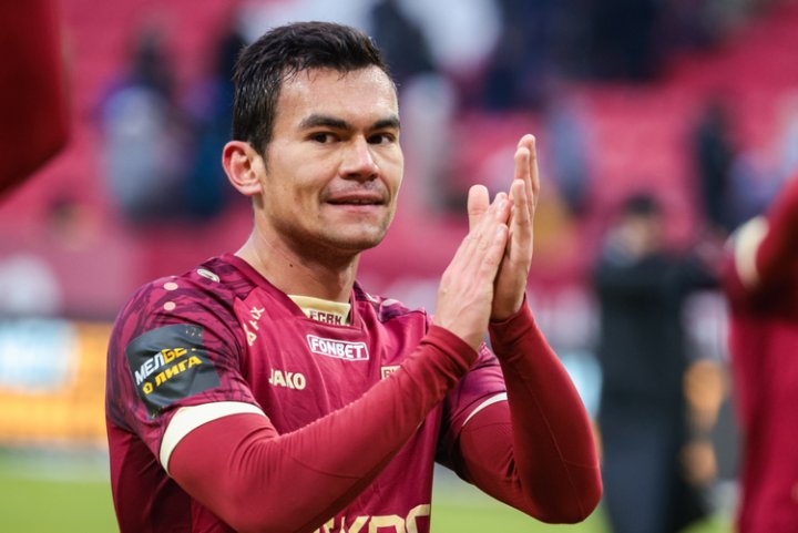 Очень мало: Названа зарплата узбекского защитника в российском клубе