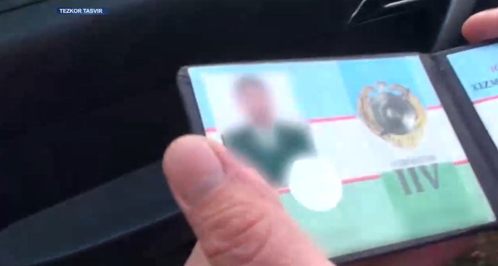 Оперативник УВД Самаркандской области задержан при получении 10 тыс. долларов США - видео