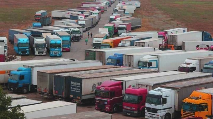 В Узбекистане подорожал въезд для грузовиков из Туркменистана