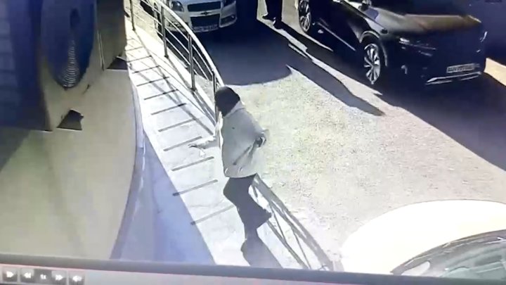 В Ташкенте женщина оклеветала сотрудника ОВД, сообщив о применение к ней физической силы - видео